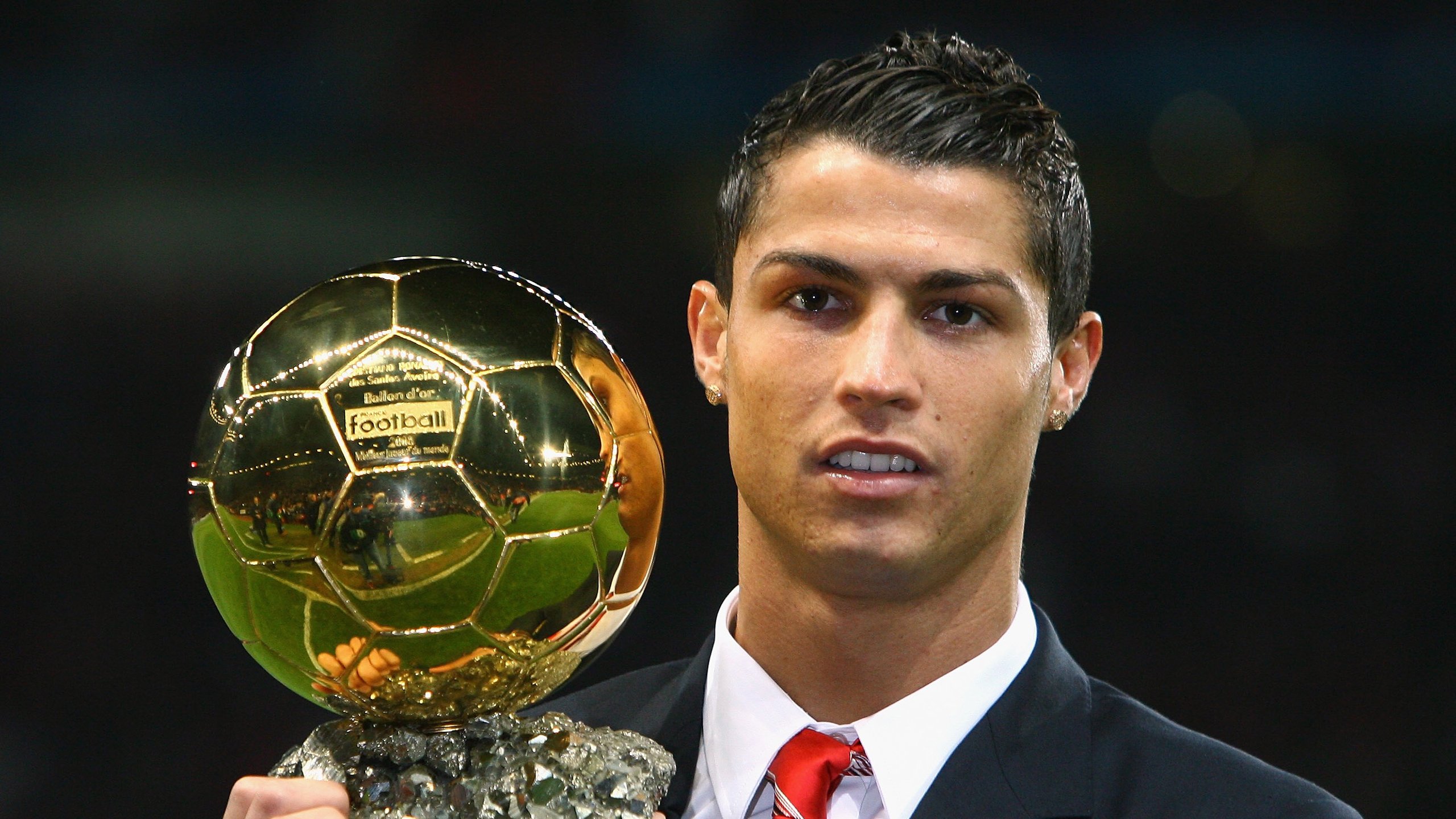 亚博体育平台-F1赛车赛场焦点！巴西队对阵克罗地亚队，战况跌宕起伏，悬念直到终场